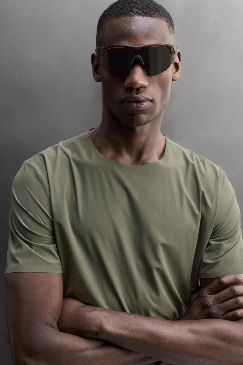 T-SHIRT TECHNIQUE STRUCTURÉ
