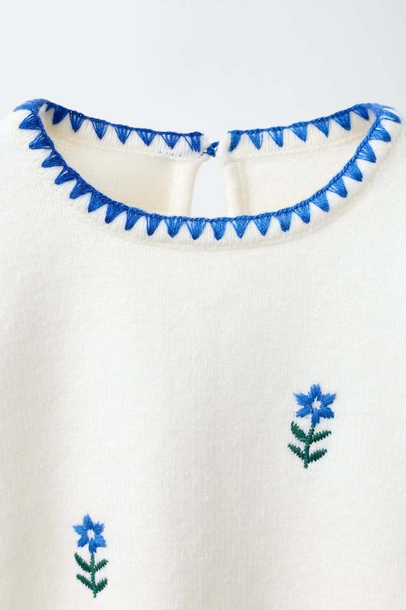 FLORAL EMBROIDERED KNIT SWEATER