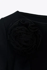 VOLUMINOUS FLOWER T-SHIRT