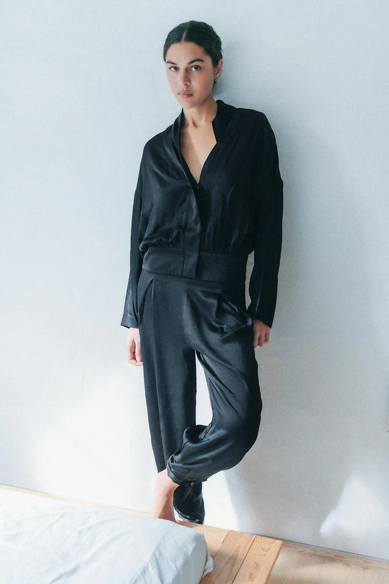 FLOWY SATIN PANTS