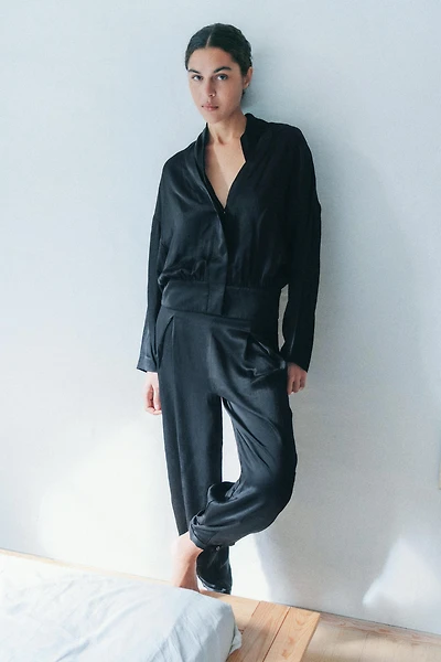FLOWY SATIN PANTS