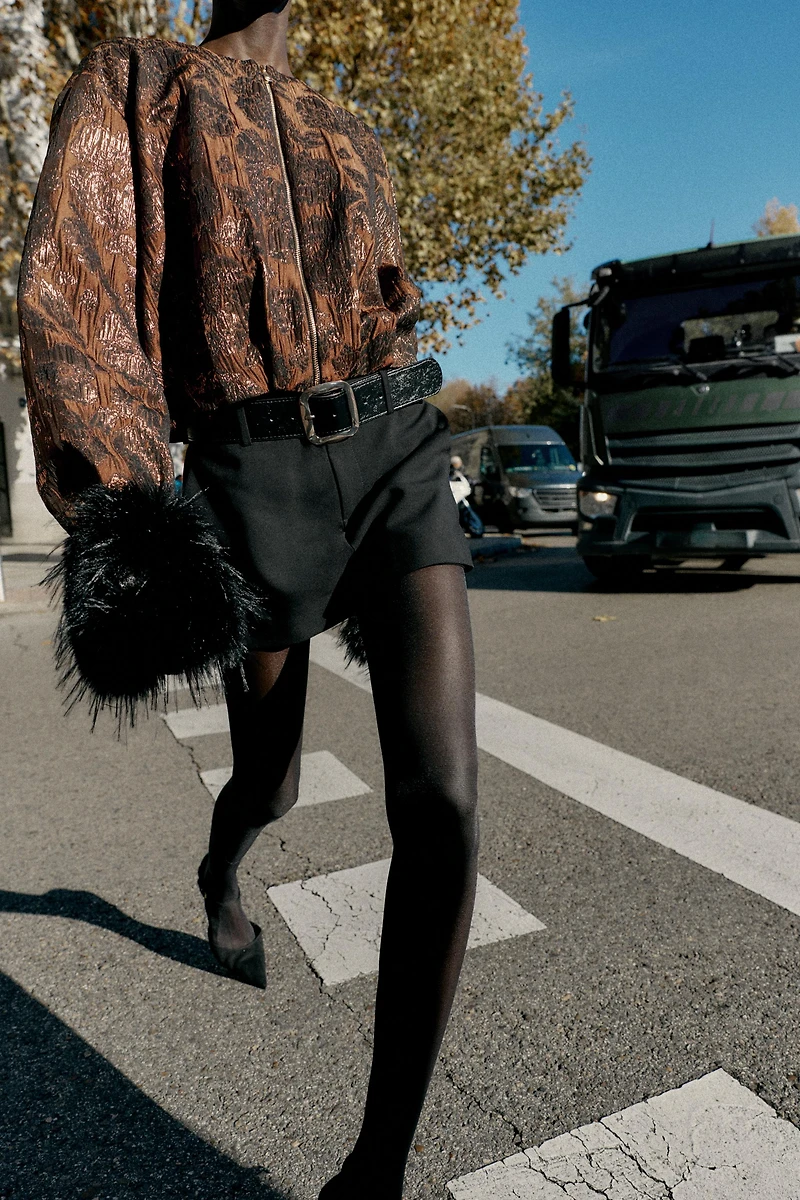 LOW-RISE SKORT WITH BELT