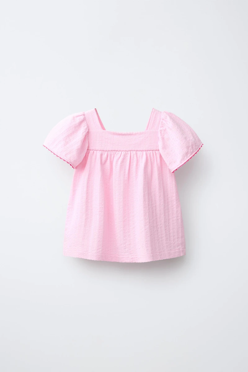 CONTRAST WAVY TEXTURED TOP