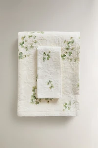 CLOVER PRINT JACQUARD TABLECLOTH