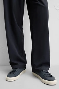BASIC SNEAKERS