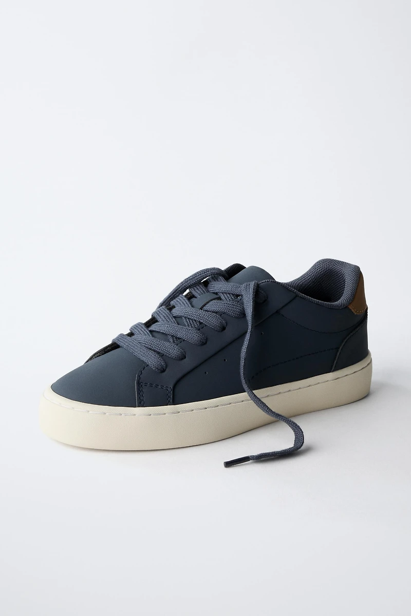 BASIC SNEAKERS