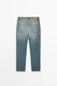 Straight-leg jeans