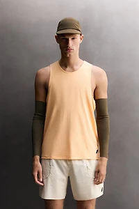 LIGHTWEIGHT RUNNING TANK TOP