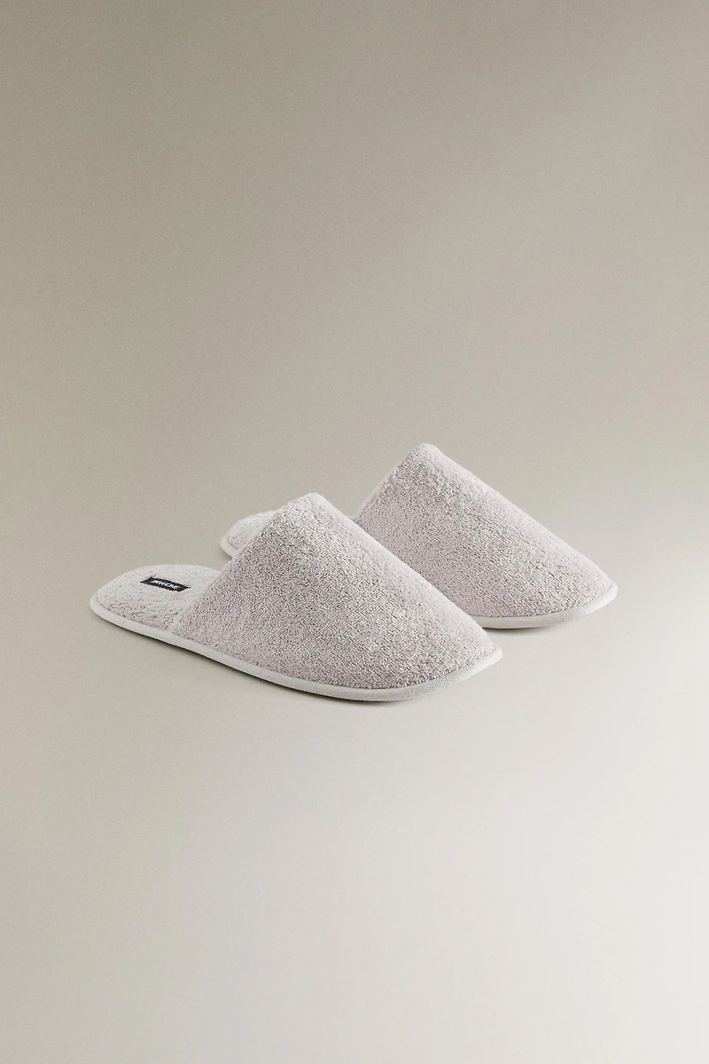 TERRY BATHROOM SLIPPERS