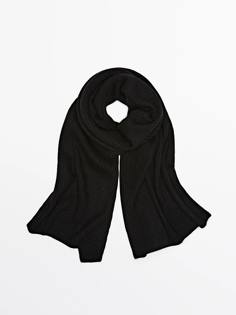 Ribbed 100% cashmere scarf