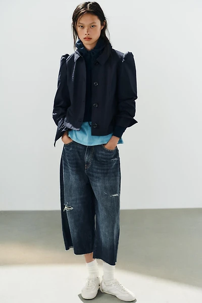 SHORT GATHERED-SHOULDER BLAZER