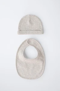 TWO-PIECE PRINTED TEXTURED HAT AND BIB SET