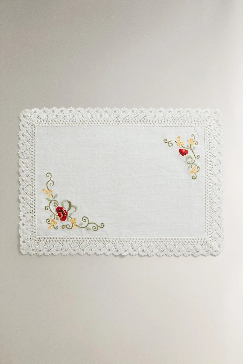 COTTON FLORAL PLACEMAT