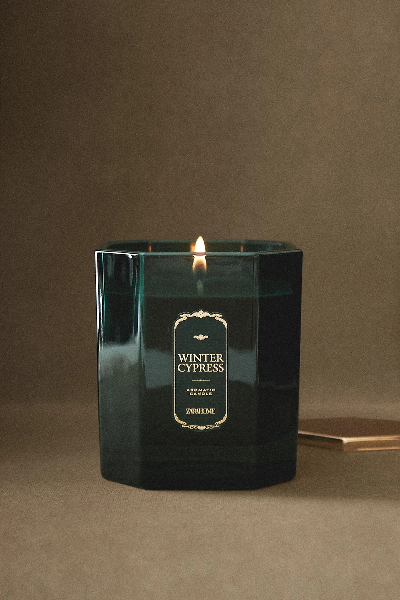 (280 G) WINTER CYPRESS SCENTED CANDLE