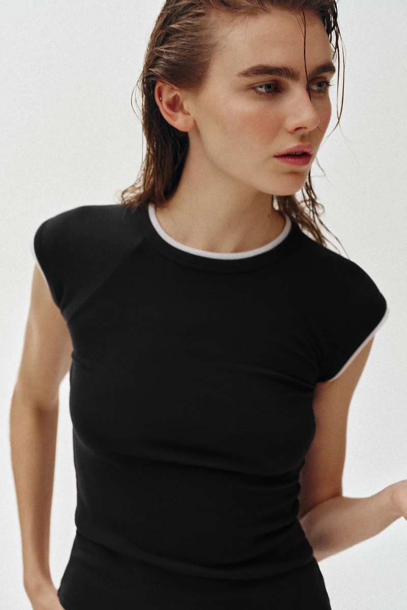 DOUBLE SHORT SLEEVE EFFECT T-SHIRT