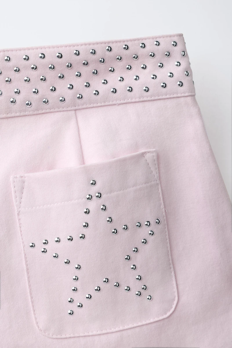 SHORT À DÉTAIL CLOUS ET ÉTOILES