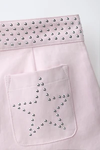 SHORT À DÉTAIL CLOUS ET ÉTOILES