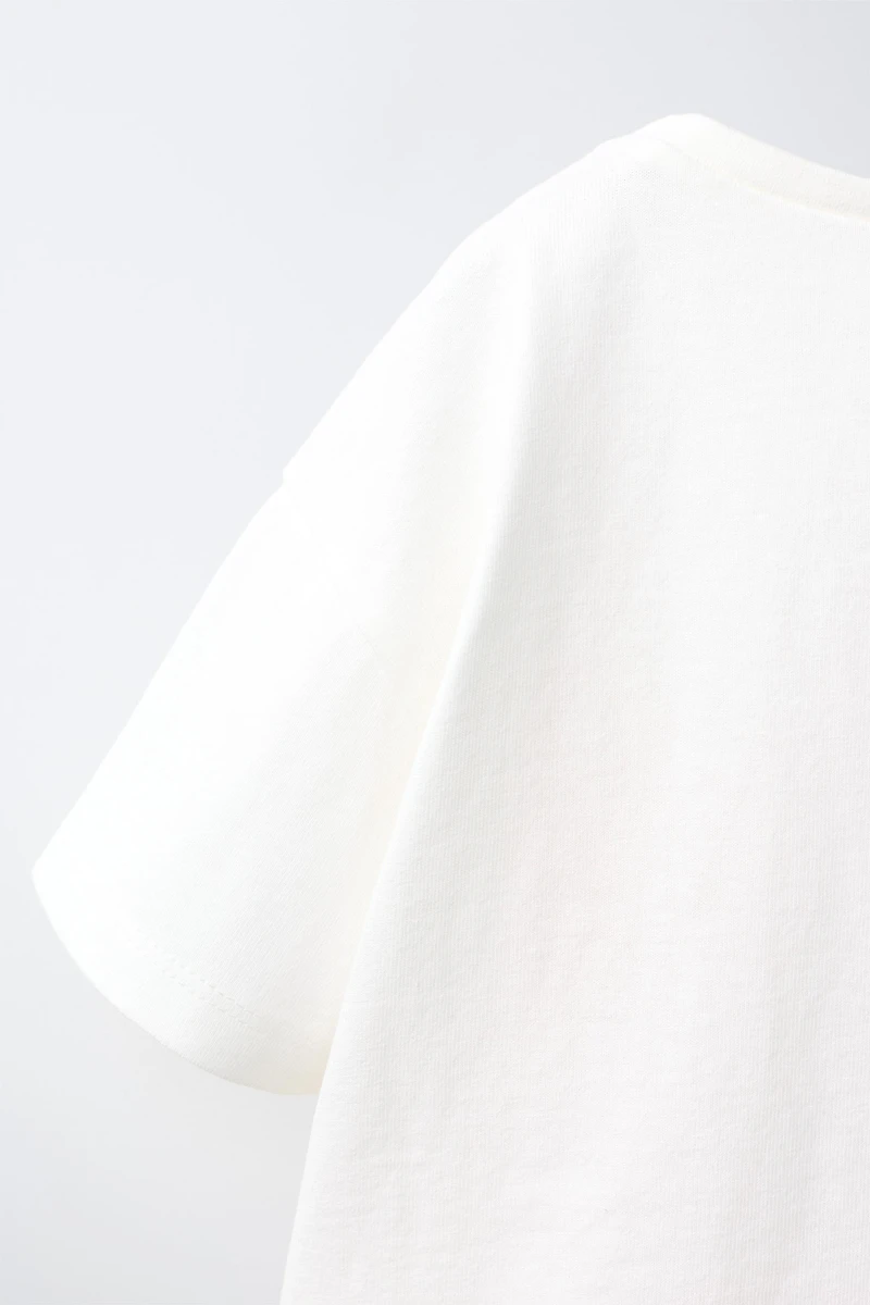 T-SHIRT À DÉCOR DE FLEURS