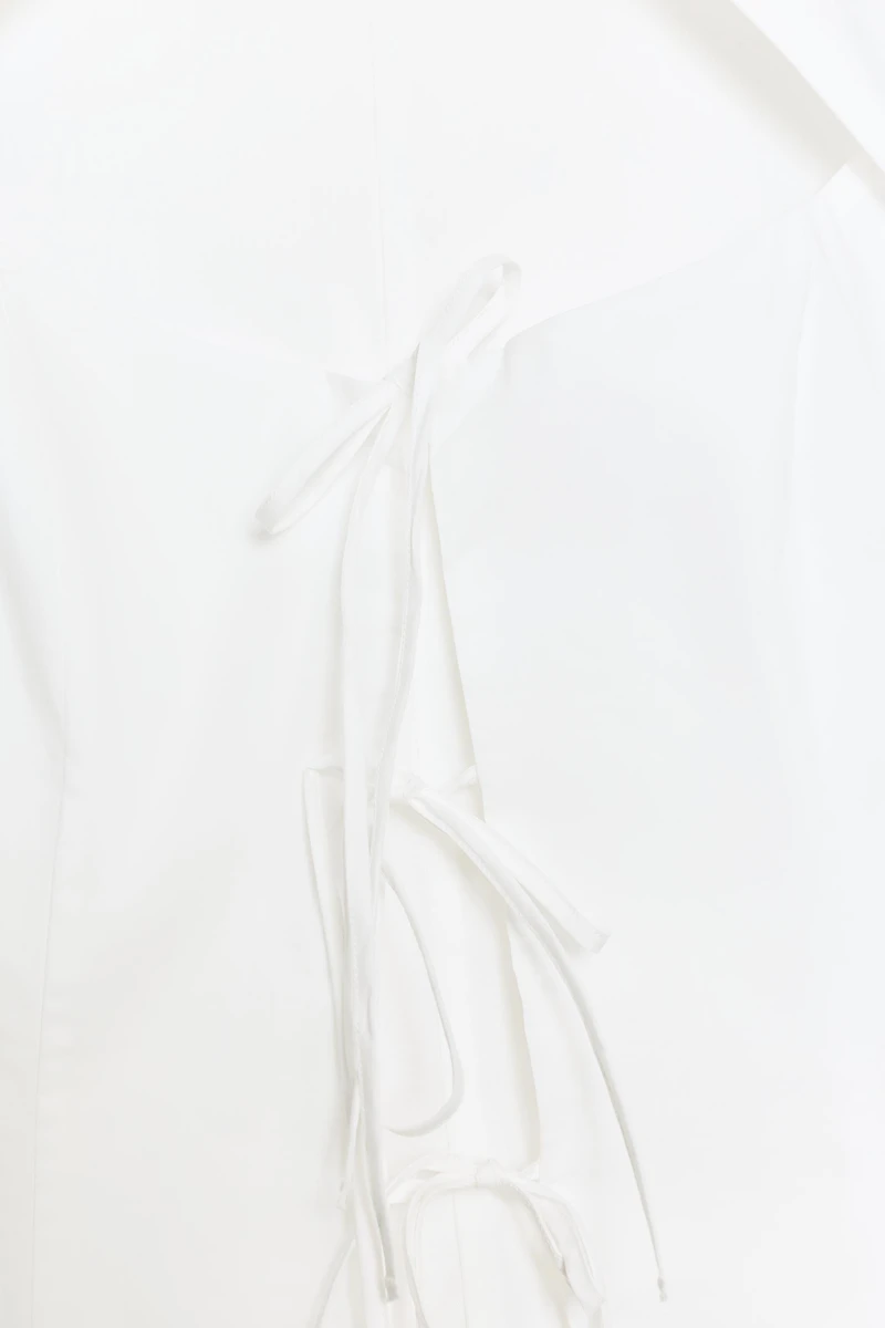 CHEMISE EN POPELINE À OUVERTURE ET NŒUDS POIS