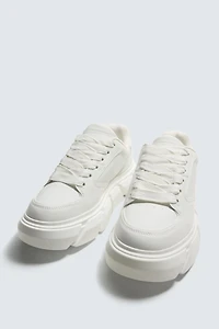 CHUNKY SOLE SNEAKERS