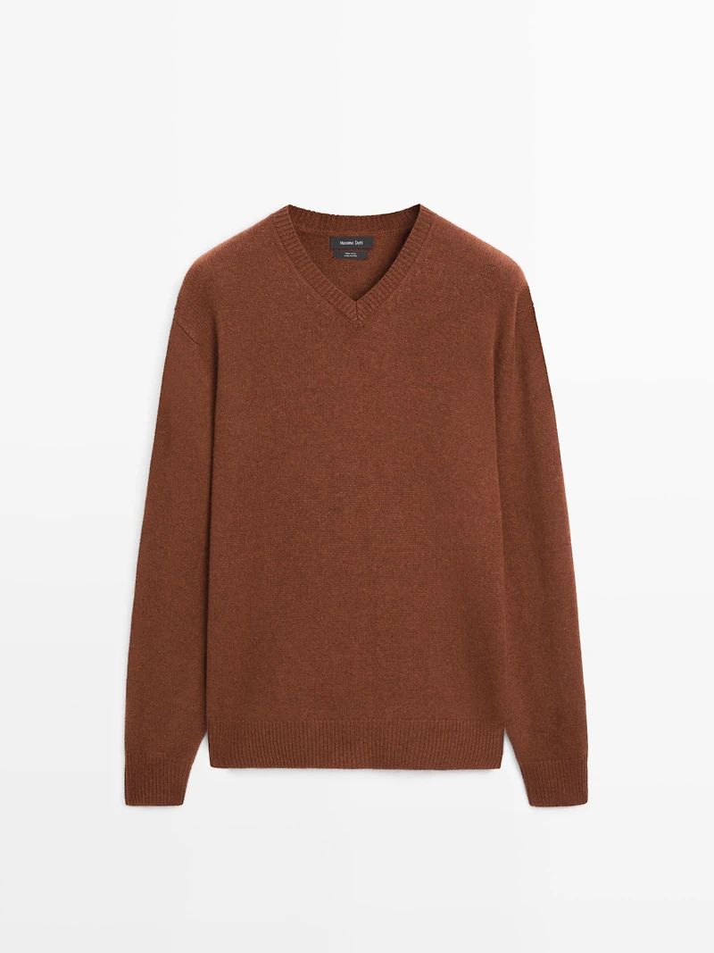 Wool V-neck knit sweater