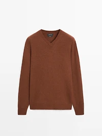 Wool V-neck knit sweater