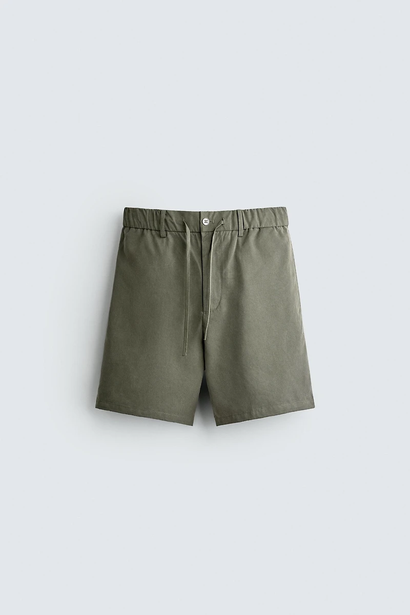 RELAXED FIT FLOWY SHORTS