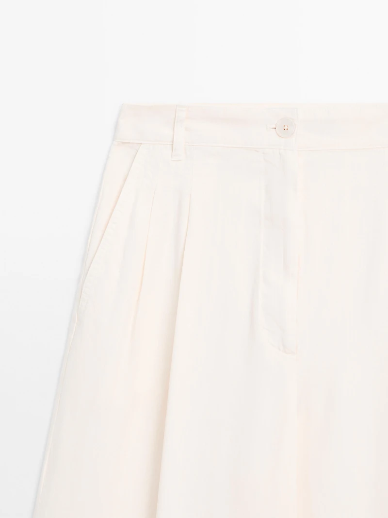 Wide-leg trousers with double dart