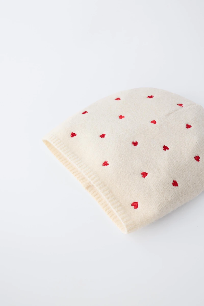 EMBROIDERED HEART KNIT HAT