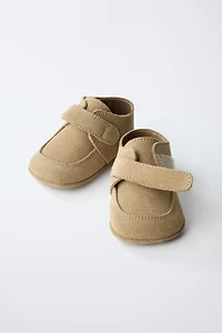 CHAUSSURES EN CUIR