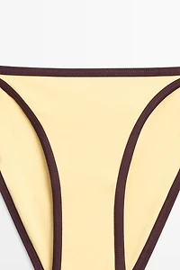 Bas de bikini contrastant
