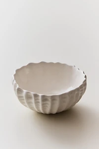EMBOSSED SNACK BOWL