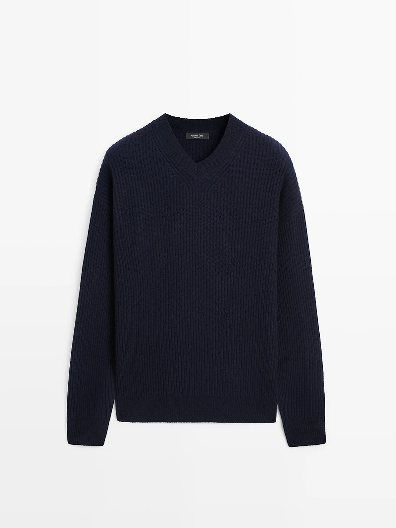 Pull col V en maille de laine mélangée