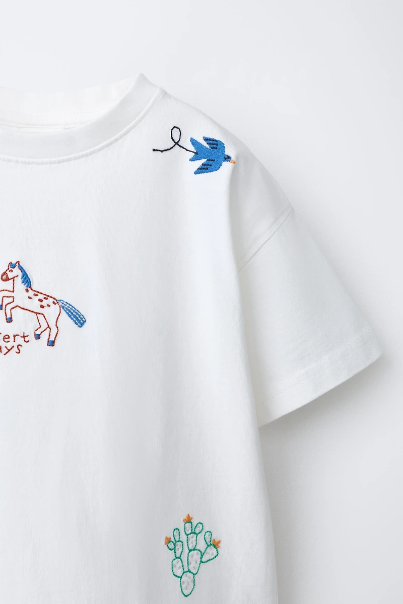 EMBROIDERED T-SHIRT