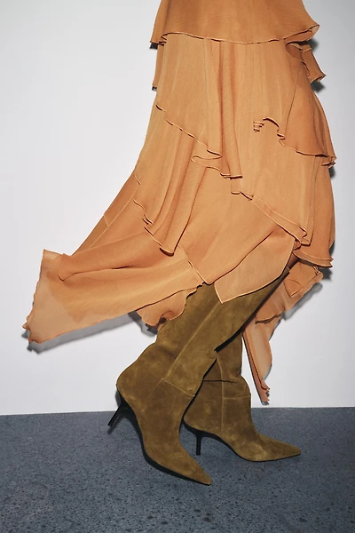 SPLIT LEATHER KITTEN HEEL BOOTS