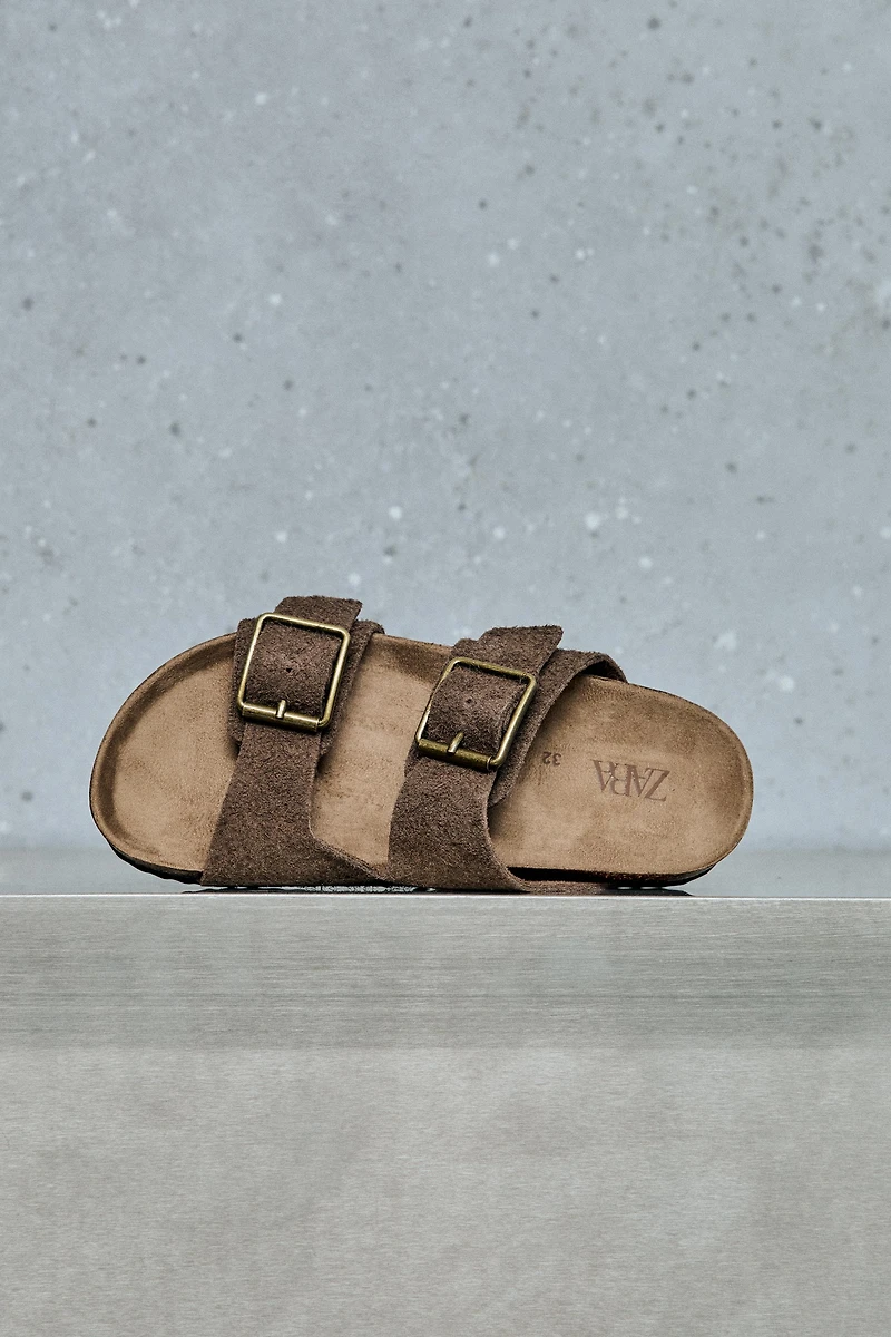 STORIEZ - LEATHER BUCKLE SANDALS