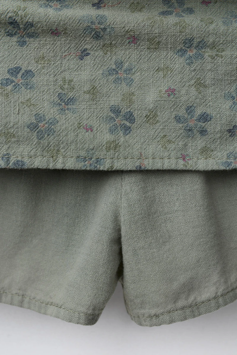 TEXTURED FLORAL SKORT