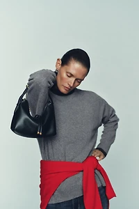 MINI BUCKET BAG WITH BEAD DETAIL