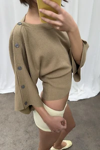 BUTTONED CAPE SLEEVE KNIT JUMPER