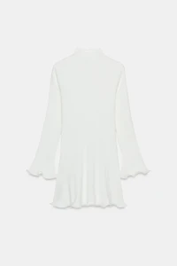 ROBE EN MAILLE CÔTELÉE À FINITION ONDULÉE