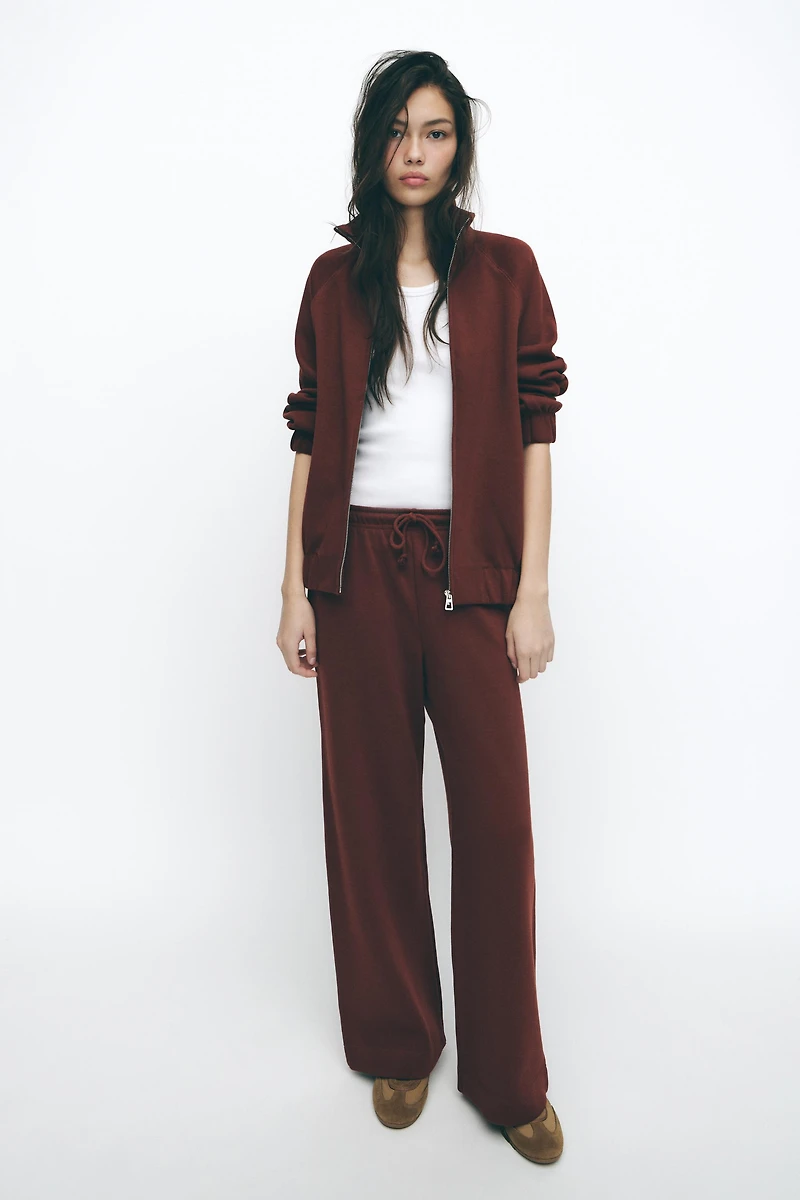 SOFT ZIP SWEATSHIRT