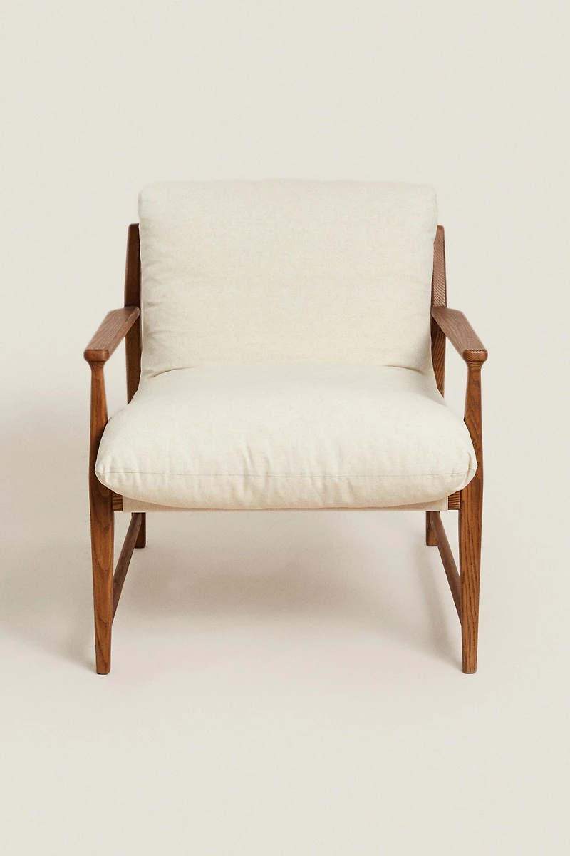 WOODEN ACCENT CHAIR WITH REMOVABLE CUSHION