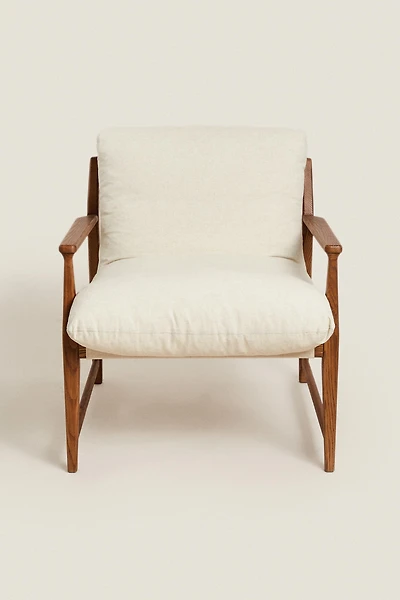 WOODEN ACCENT CHAIR WITH REMOVABLE CUSHION