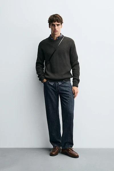 RIBBED TEXTURED SWEATER