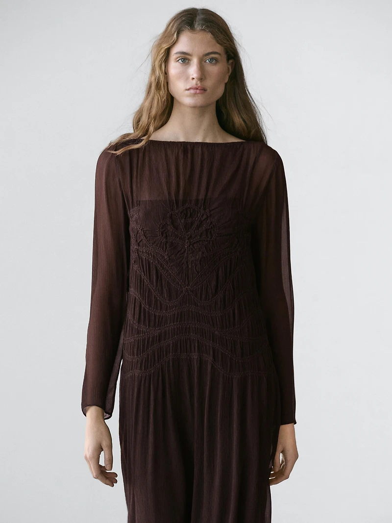 Robe midi fluide froncée