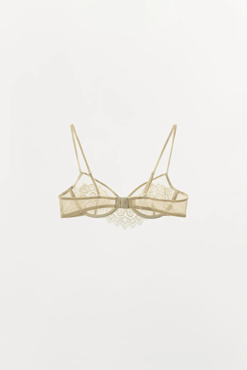 BRALETTE À ARMARTURES EN DENTELLE