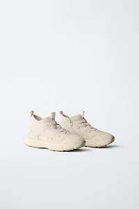 SOCK-STYLE HIGH-TOP SNEAKERS