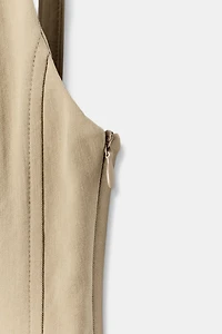 ROBE COURTE À BOUTONS