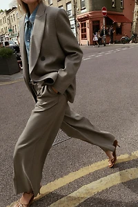WIDE LEG PLEATED PANTS
