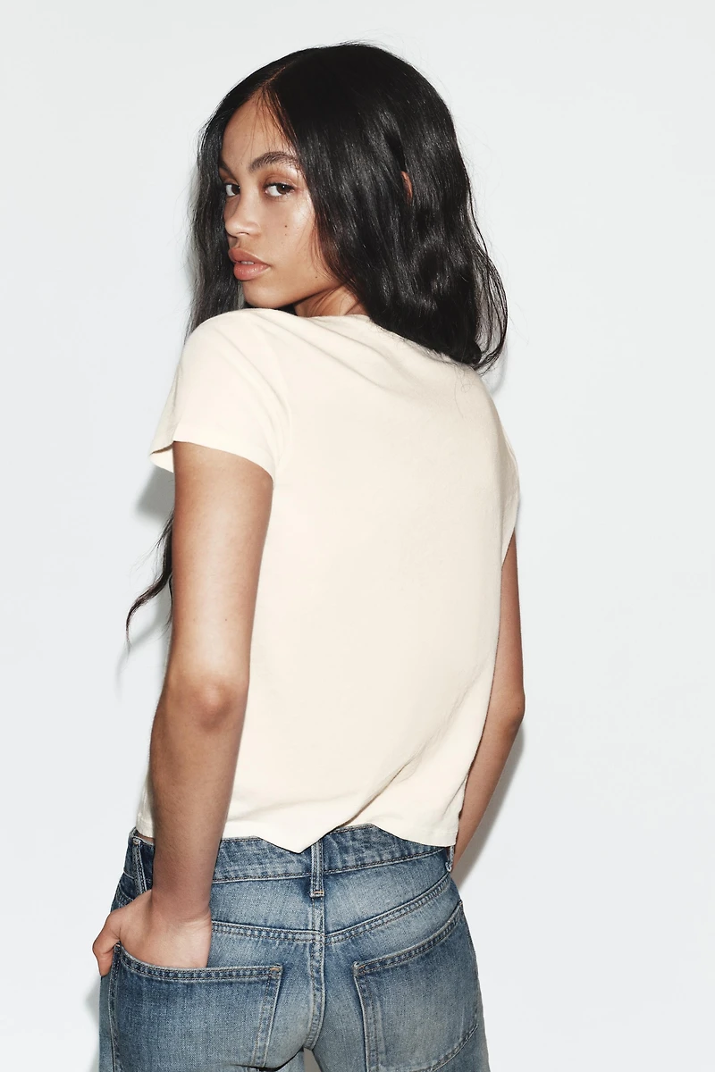 RIPPED SHORT SLEEVE T-SHIRT